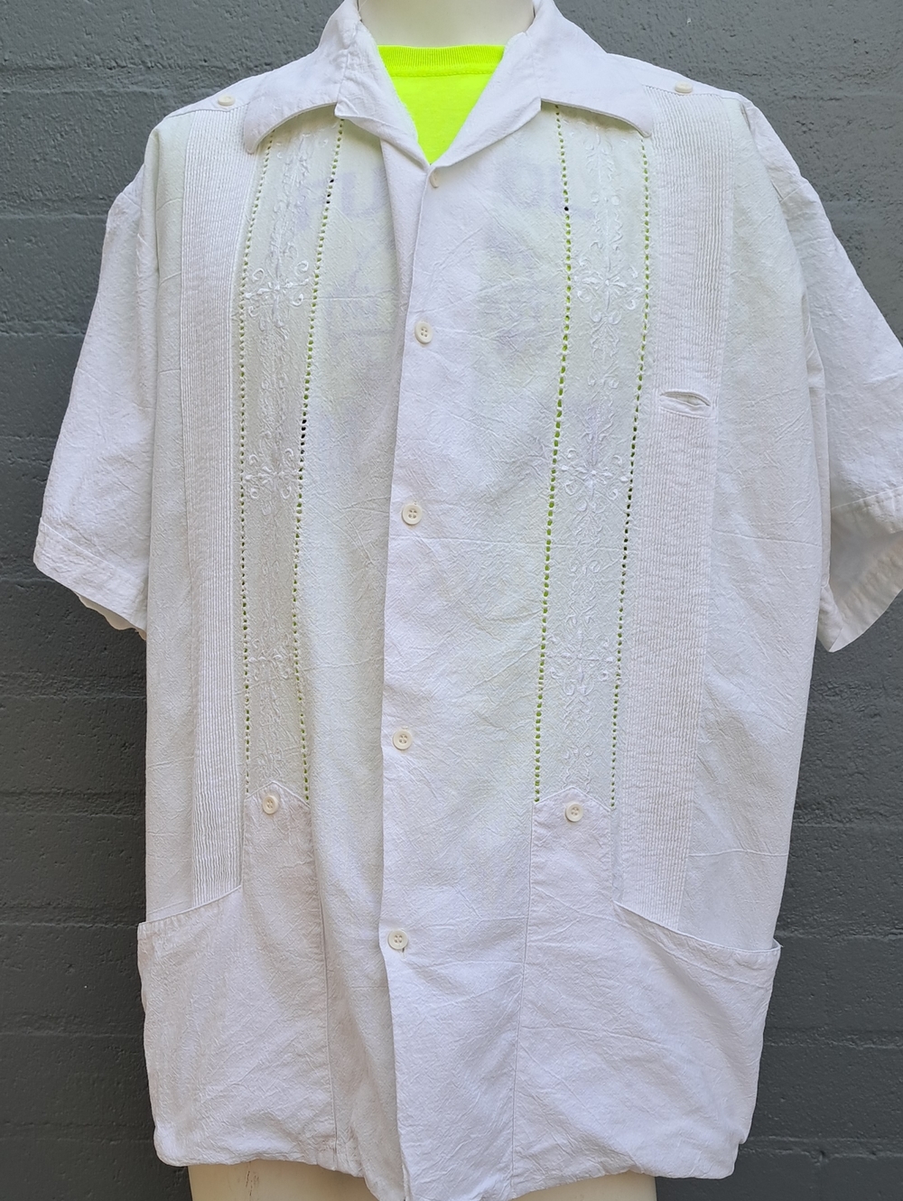 Men's White Embroidered Short-Sleeve Shirt